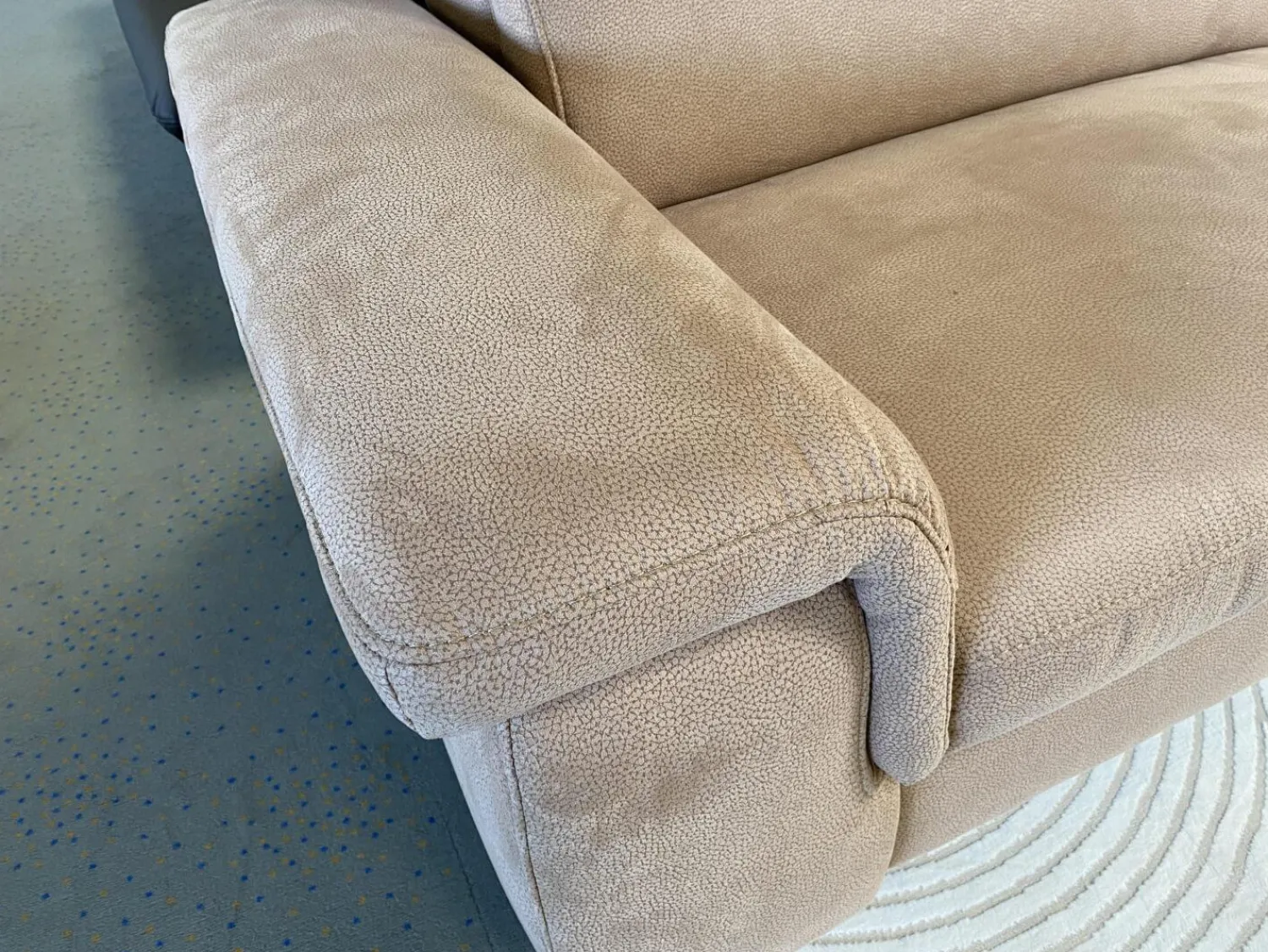 Polsteria Ecksofas|Ecksofa Krüger Stoff Mikrofaser Holiday Braun Holzfuß Eiche mit Armteilverstellung und Kopfteilverstellung