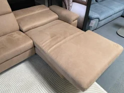 Polsteria Ecksofas|Ecksofa Krüger Stoff Mikrofaser Holiday Braun Holzfuß Eiche mit Armteilverstellung und Kopfteilverstellung