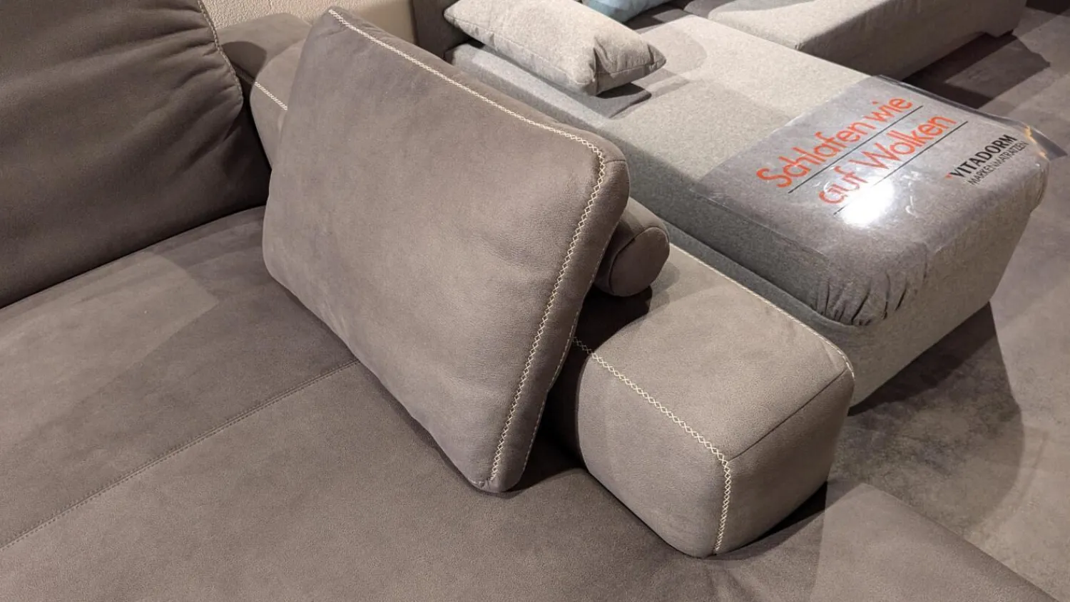Candy Ecksofas|Ecksofa Lagora Stoff Delux Anthrazit Holzfuß 714 Mit Metall Ummantelt Inklusive Kissen