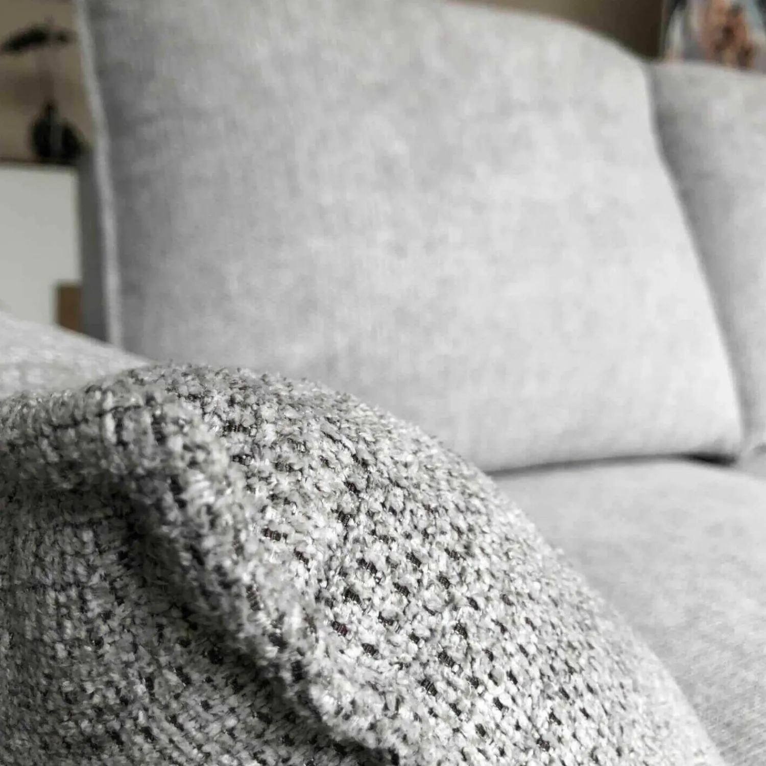 Carina Ecksofas|Ecksofa Lenny Stoff Famous Silver Grau Füße Chrom Glänzend