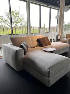 Weibelweibel Ecksofas|Ecksofa Marlo Stoff Gioia Seidengrau Holzfüße Buche Mit Drehsitz Und Beistelltisch Ava Platte Nussbaum Massiv