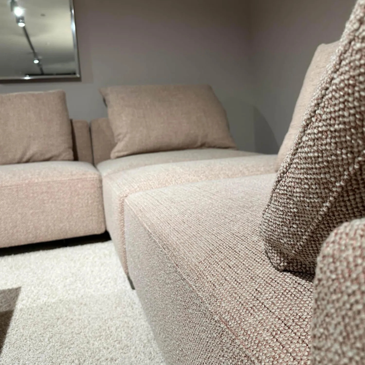 Molteni & C Wohnlandschaften|Ecksofas|Ecksofa Marteen Stoff ZF673 Rosa Untergestell Zinn mit Couchtisch