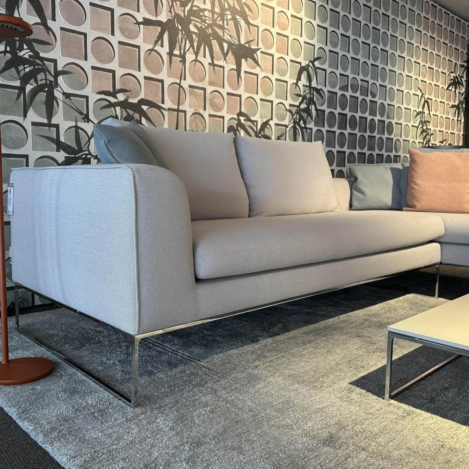COR Ecksofas|Ecksofa Mell Lounge 48213 Stoff 10064 Chalk Grau Metallgestell Verchromt Inklusive Kissen