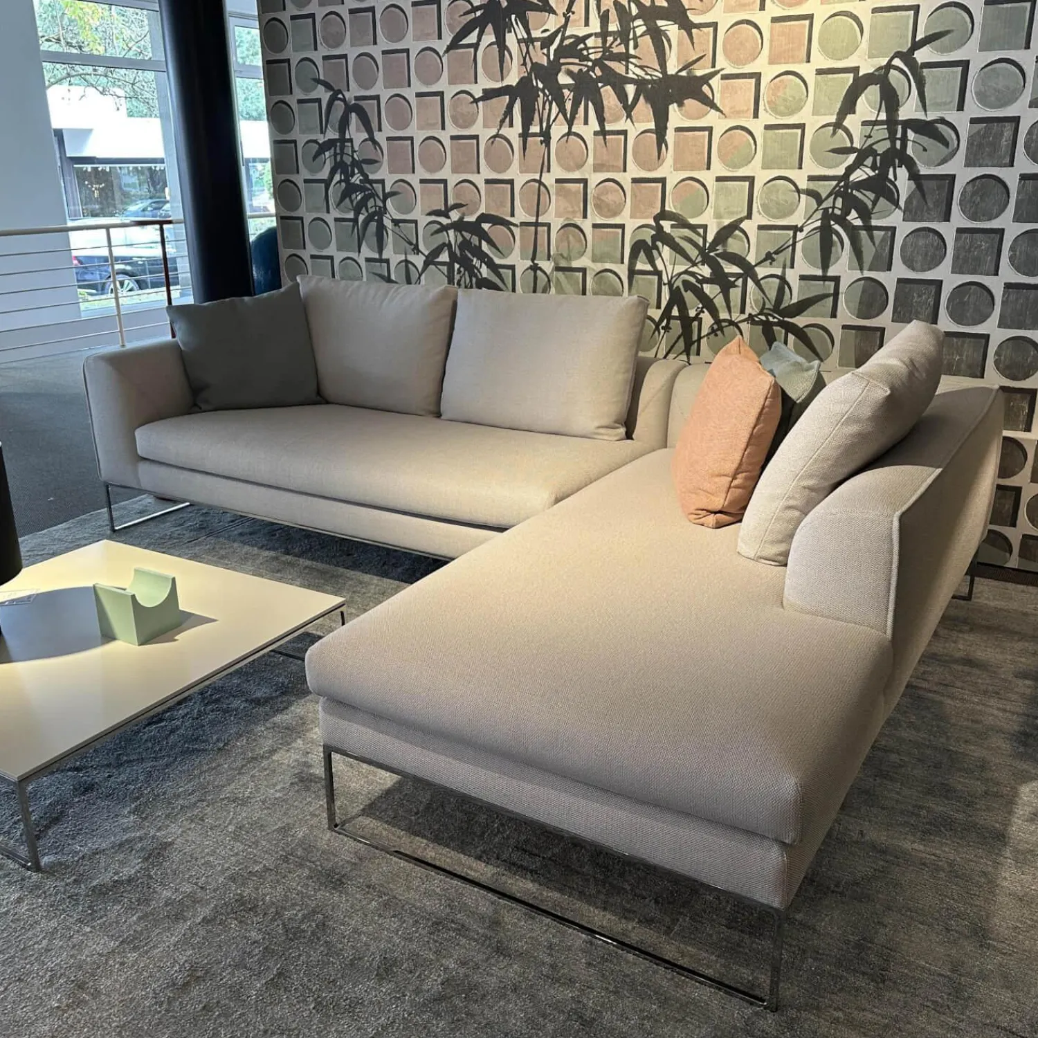 COR Ecksofas|Ecksofa Mell Lounge 48213 Stoff 10064 Chalk Grau Metallgestell Verchromt Inklusive Kissen