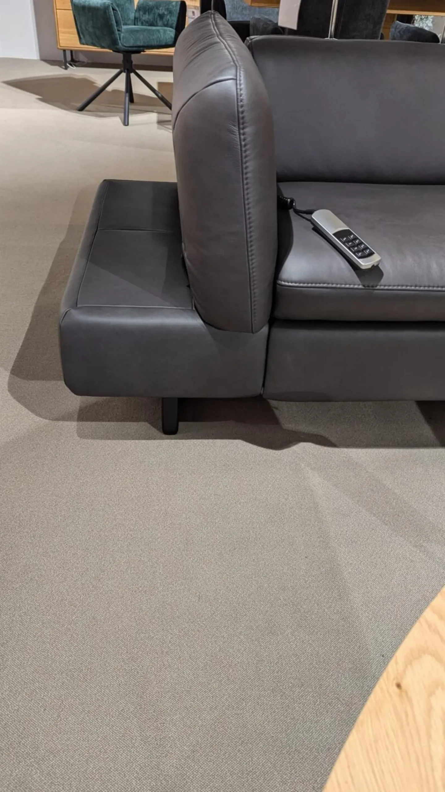 Polsteria Ecksofas|Ecksofa Milano Leder LL Evita Anthrazit Metallkufe Schwarz Matt Ohne Dekokissen