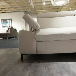 Zehdenick Ecksofas|Ecksofa MM ZE1161 Stoff Calido Ecru Grau Metallfüße Schwarz Mit Motorischer Wallaway Funktion