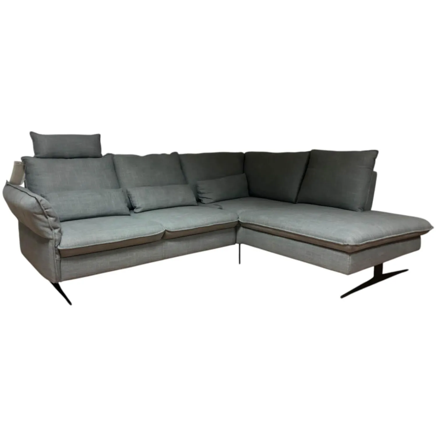 Carina Ecksofas|Ecksofa Modell 1043 Stoff Picasso Stone Grau PG 3 mit Kopfstütze und Nierenkissen