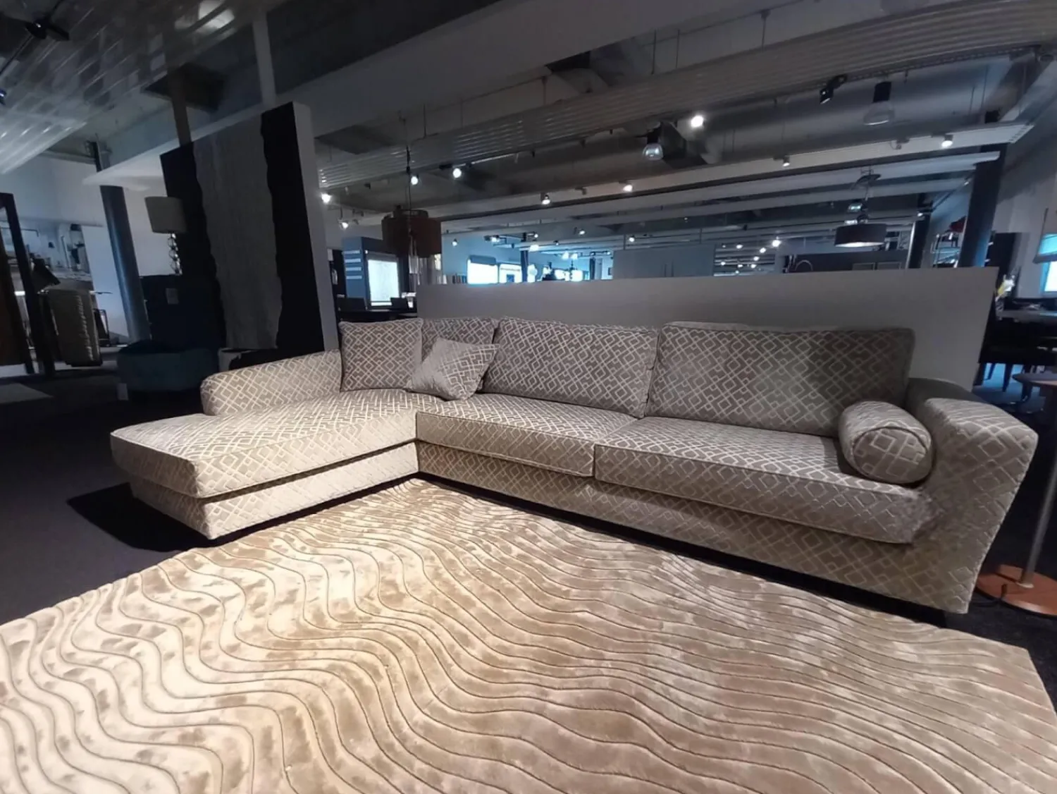 Pol 74 Ecksofas|Ecksofa Monaco Bezug Stoff 2710-01 Clark Grau Füße Massivholz Gebeizt Inklusive Kissen