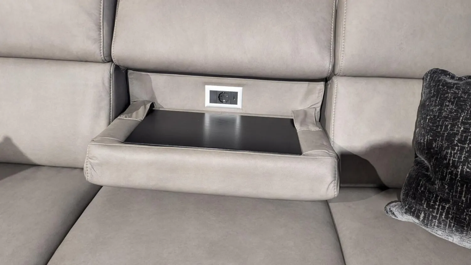 Polsteria Ecksofas|Ecksofa Motion IV Leder LL Evita Smoke Grau Metallfuß Schwarz Mit Tisch Und Kissen