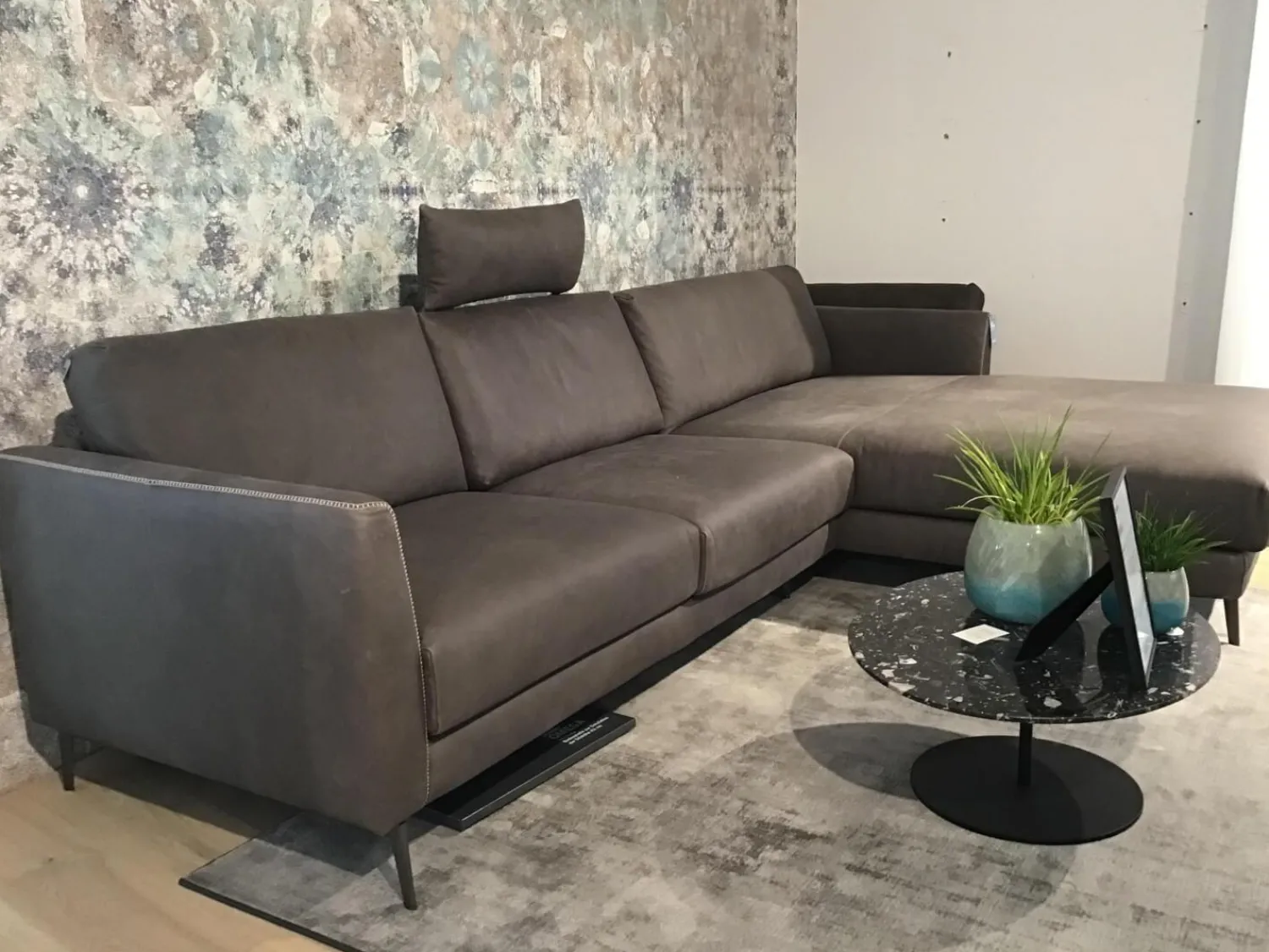 Koinor Ecksofas|Ecksofa Omega Leder C Revolution Dust Braun Winkelfuß Metall Bronze Lackiert Schwarz Inklusive Kopfstütze Und Kissen
