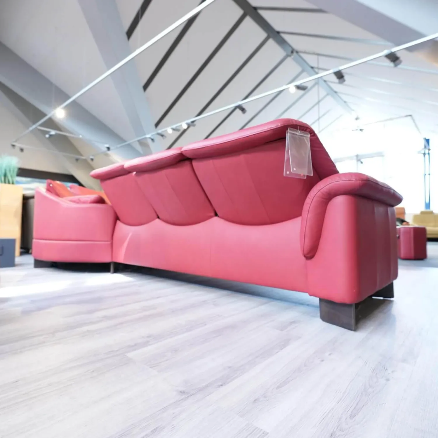 Stressless Ecksofas|Ecksofa Paradies Leder Paloma Cherry Rot Fuß Buche Wenge Schwarz Mit Kissen Und Couchtisch