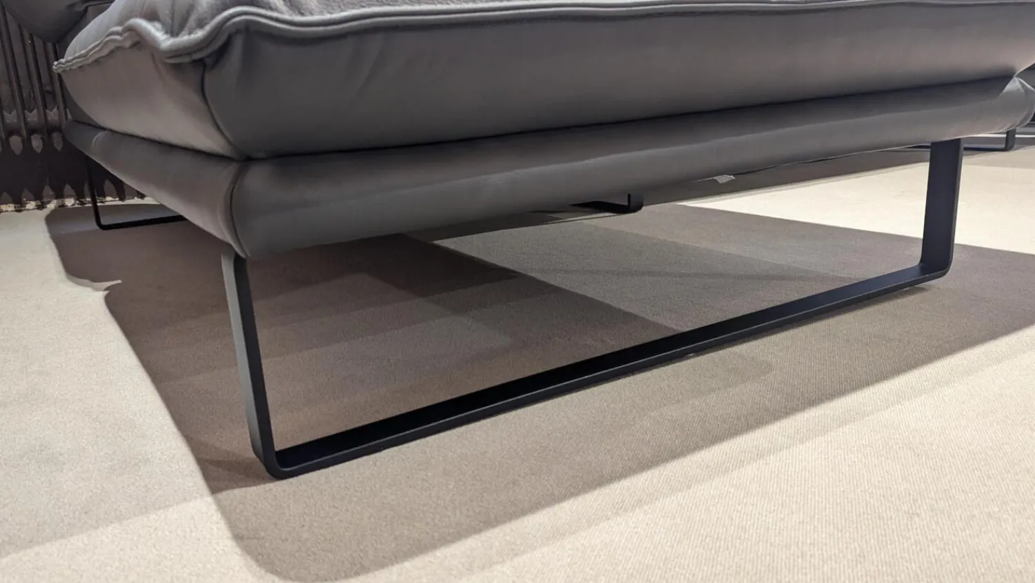 Candy Ecksofas|Ecksofa Peimann Leder Mercury Fango Grau Metallkufen Schwarz Matt