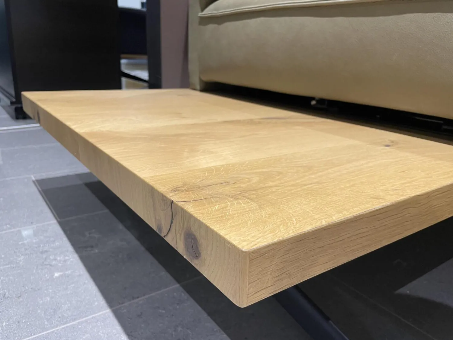 Koinor Ecksofas|Ecksofa Phoenix Leder B Toro Cactus Grün Plateau Wildeiche Furniert Gestell Aluminium Schwertkufe