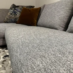 Violetta Ecksofas|Ecksofa Vesna Stoff Vivid 08 Grau Von DePloeg Inklusive Kissen