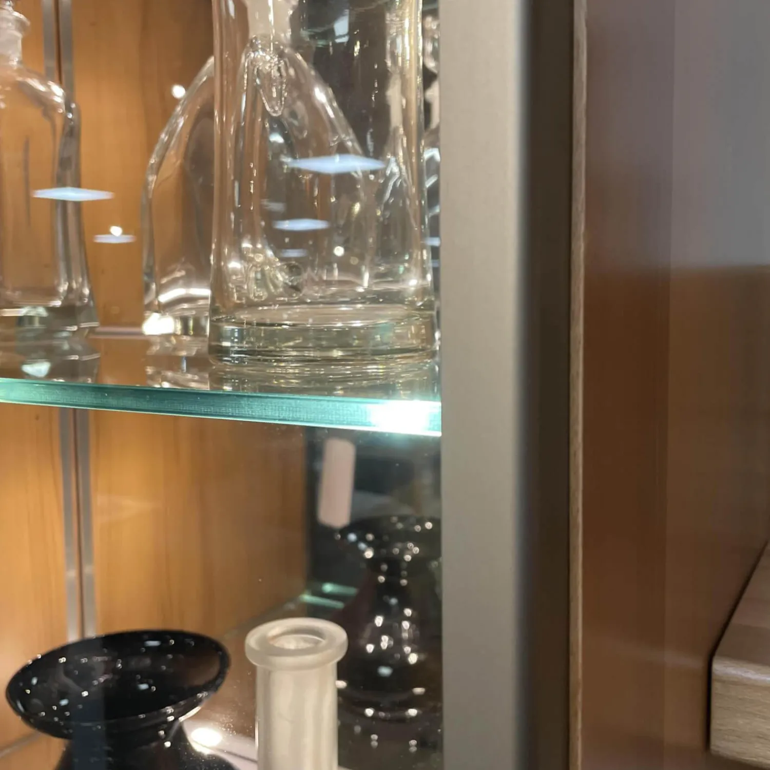 Rietberger Möbelwerke Wohnwände & Tv-Lowboards|Eck-Wohnwand FINO Kernbuche Furniert Mit Glaselementen Und Spiegelrückwänden