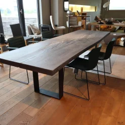 Heidingsfelder Manufaktur Esstische|Einstammtisch Naturkante Eiche Schwarz Geflammt Struktur Weiß Ausgebürstet