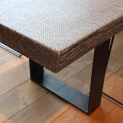 Heidingsfelder Manufaktur Esstische|Einstammtisch Naturkante Eiche Schwarz Geflammt Struktur Weiß Ausgebürstet