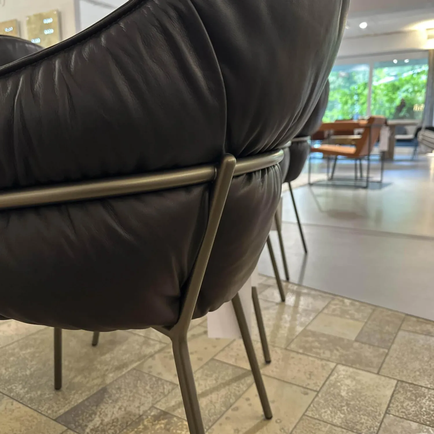 Freifrau Stuhlsets|6er Set Armchair Marie Leder Adora Canelo 95007 Schwarz 4 Fuß Stahlgestell Bronze Lasur Schwarz