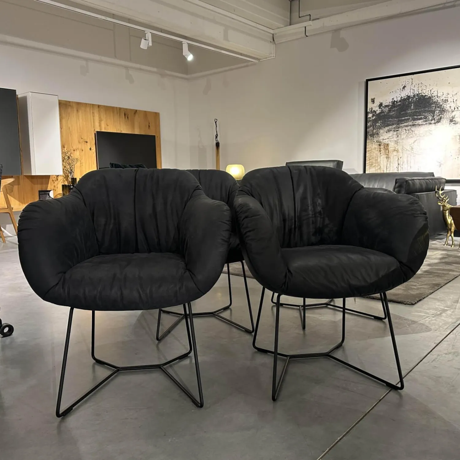 Contur Stuhlsets|4er Set Armlehnenstuhl Sevano Leder Miura 51 Anthrazit Gestell Metall Schwarz Pulverbeschichtet