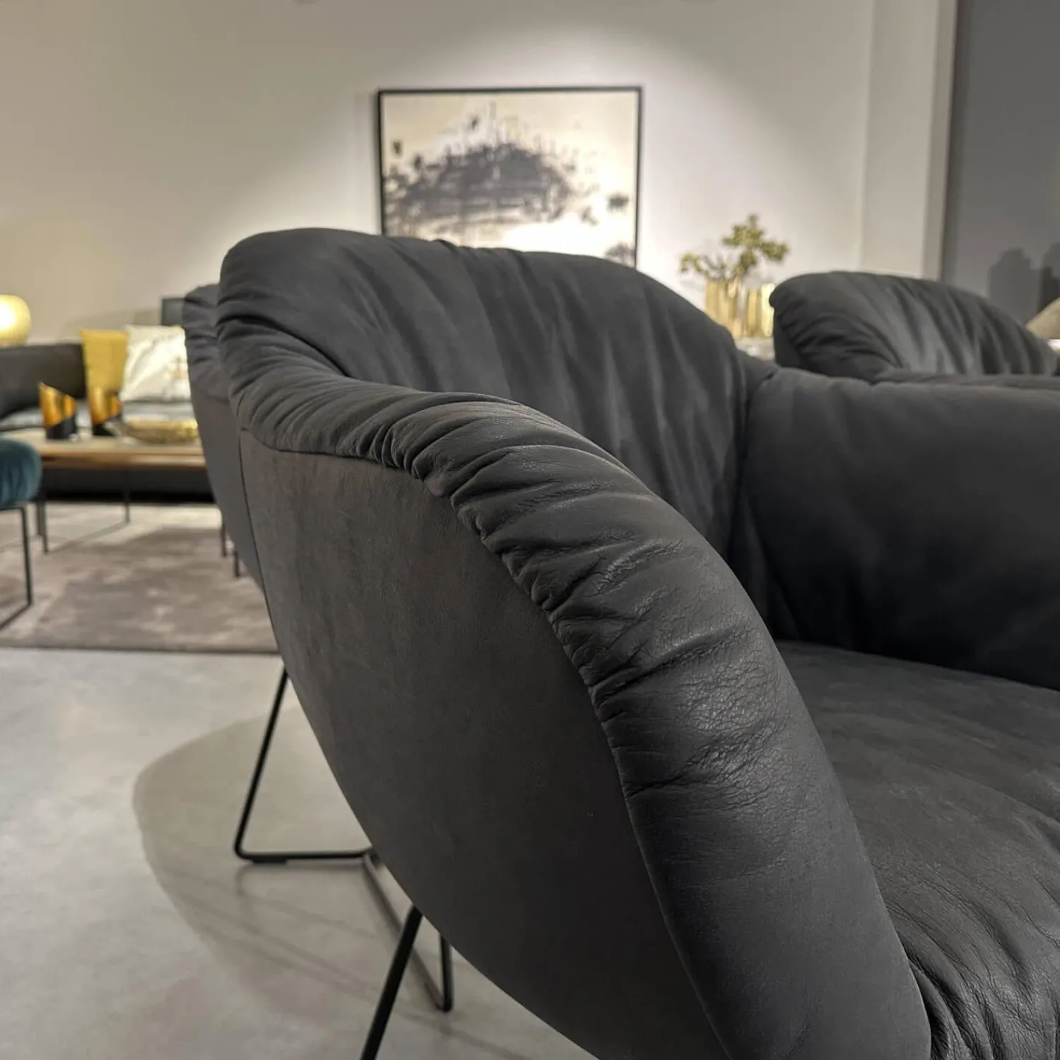 Contur Stuhlsets|4er Set Armlehnenstuhl Sevano Leder Miura 51 Anthrazit Gestell Metall Schwarz Pulverbeschichtet