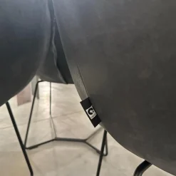 Contur Stuhlsets|4er Set Armlehnenstuhl Sevano Leder Miura 51 Anthrazit Gestell Metall Schwarz Pulverbeschichtet