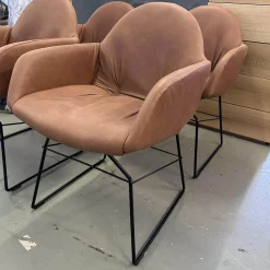 Scholtissek Stuhlsets|4er Set Armlehnenstuhl Step Leder 2 13 Cognac Braun Gestell Stahl Schwarz Pulverbeschichtet