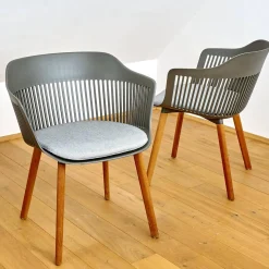 DEDON Stuhlsets|2er Set Armlehnstuhl Aiir Kunststoff Pepper Grau Füße Teak