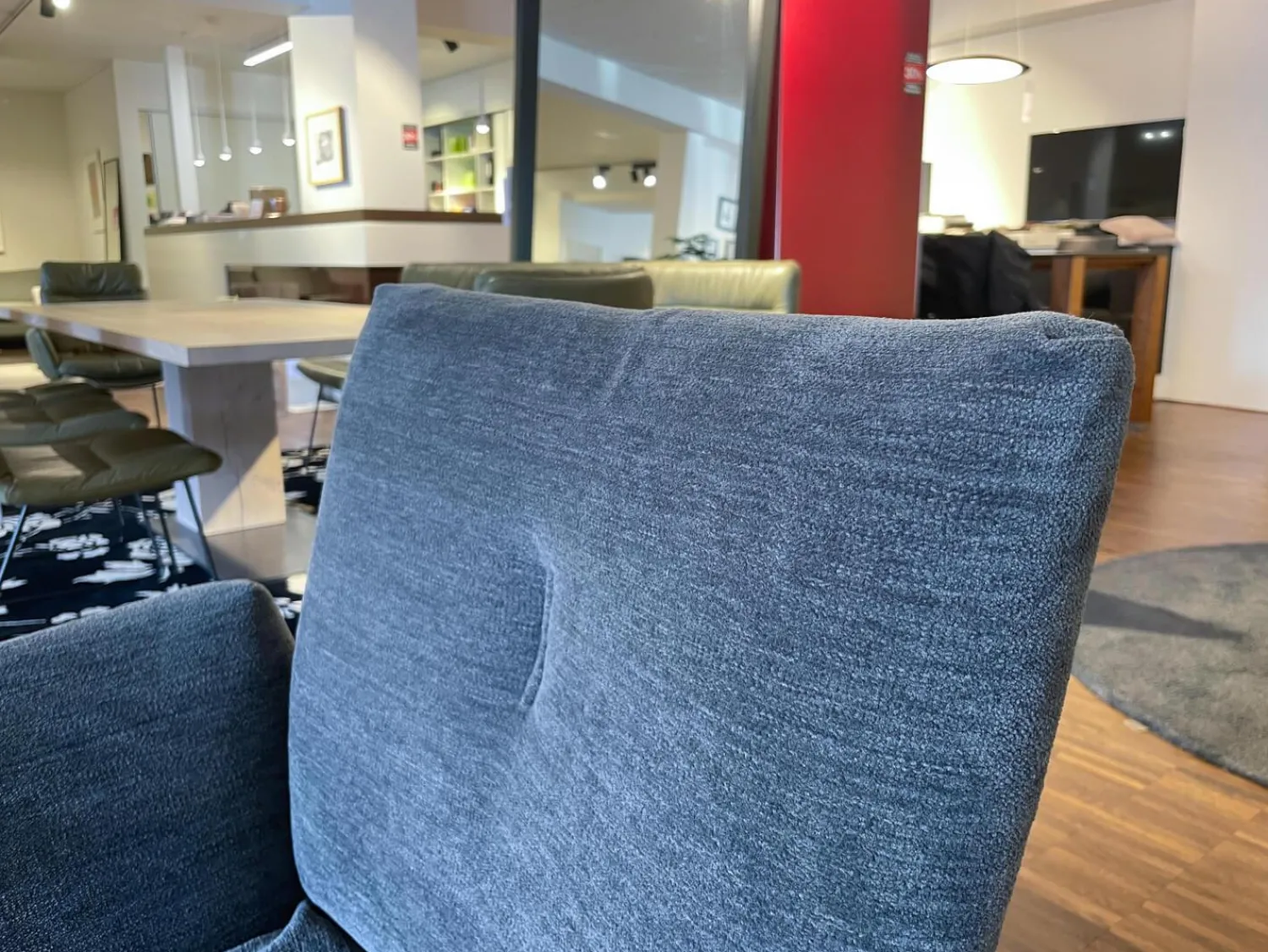 COR Stuhlsets|4er Set Armlehnstuhl Alvo Schale Schwarz Stoff 8145 Dunkelgrau Drahtgestell 4 Fuß Schwarz