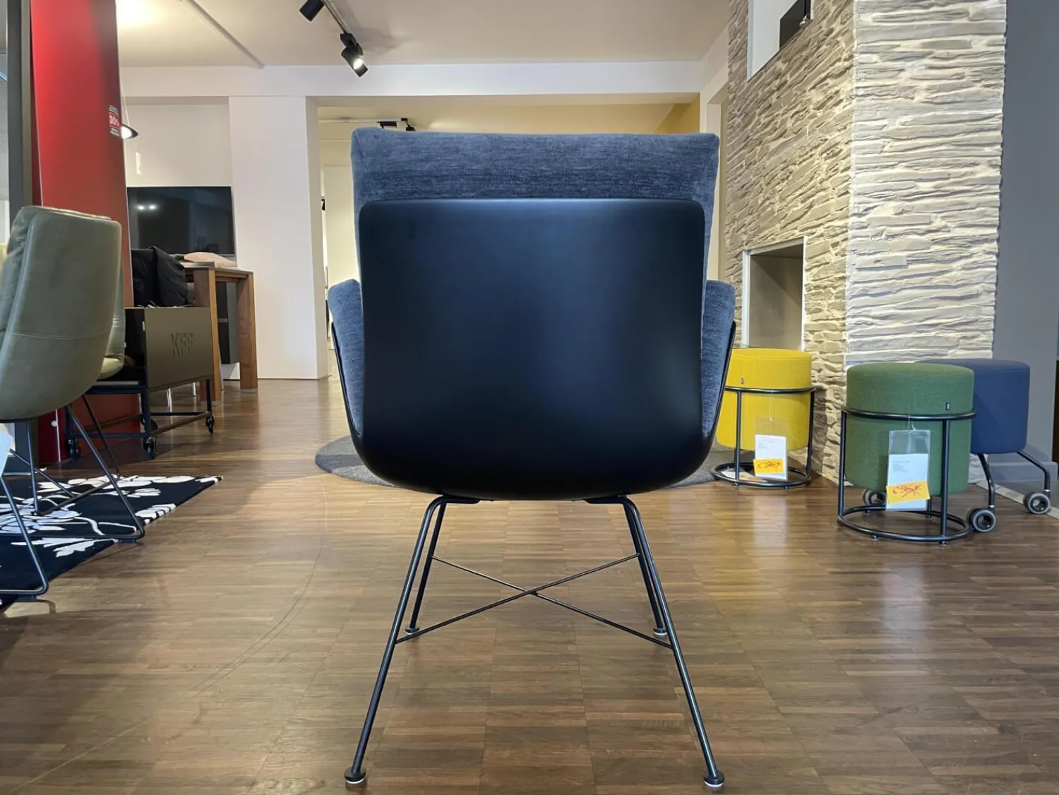 COR Stuhlsets|4er Set Armlehnstuhl Alvo Schale Schwarz Stoff 8145 Dunkelgrau Drahtgestell 4 Fuß Schwarz