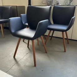 Scholtissek Stuhlsets|3er Set Armlehnstuhl Kasaar Leder Genua 0500 Schwarz Gestell Black Cherry Natur Geölt