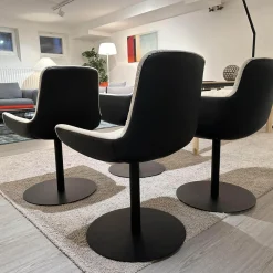 Freifrau Stuhlsets|4er Set Armlehnstuhl Leya Innen Stoff Maple 212 Beige Außen Leder Orient 20001 Ebony Schwarz Gestell Metall Schwarz Pulverbeschichtet