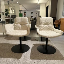 Freifrau Stuhlsets|4er Set Armlehnstuhl Leya Innen Stoff Maple 212 Beige Außen Leder Orient 20001 Ebony Schwarz Gestell Metall Schwarz Pulverbeschichtet