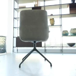 Riva1920 Stuhlsets|2er Set Armlehnstuhl Materia Soft Leder Nabuk Nubuk 104 Salvia Grau Aluminiumgestell Base Irondust Schwarz Drehbar