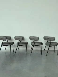 Zanotta Stuhlsets|4er Set Armlehnstuhl Nena Stoff Tito 30 31816 Grau Gestell Stahl Schwarz Lackiert