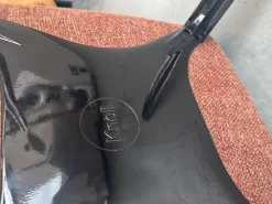 Knoll International Stuhlsets|4er Set Armlehnstuhl Sedia KN6 Stoff Harley 12 Red Brick Rot Gestell Aluminium Schwarz Lackiert