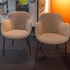 Walter Knoll Stuhlsets|4er Set Armlehnstuhl Sheru Bezug Stoff 25 Togba 7854 Pebble Grau 4-Bein-Gestell Pulverbeschichtet Schwarz