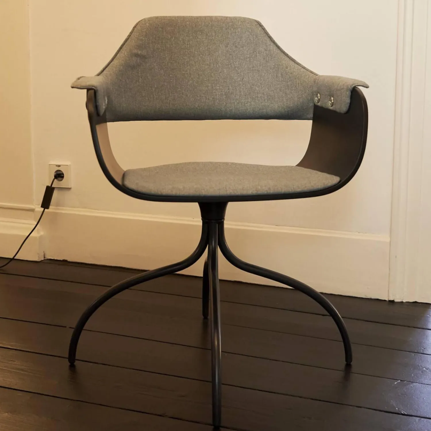 BD Barcelona Stuhlsets|2er Set Armlehnstuhl Showtime Mit Armauflage Sitzschale Schwarz Lackiert Matt Sitz Medley Y03 Grau Gestell Matt Schwarz Drehbar