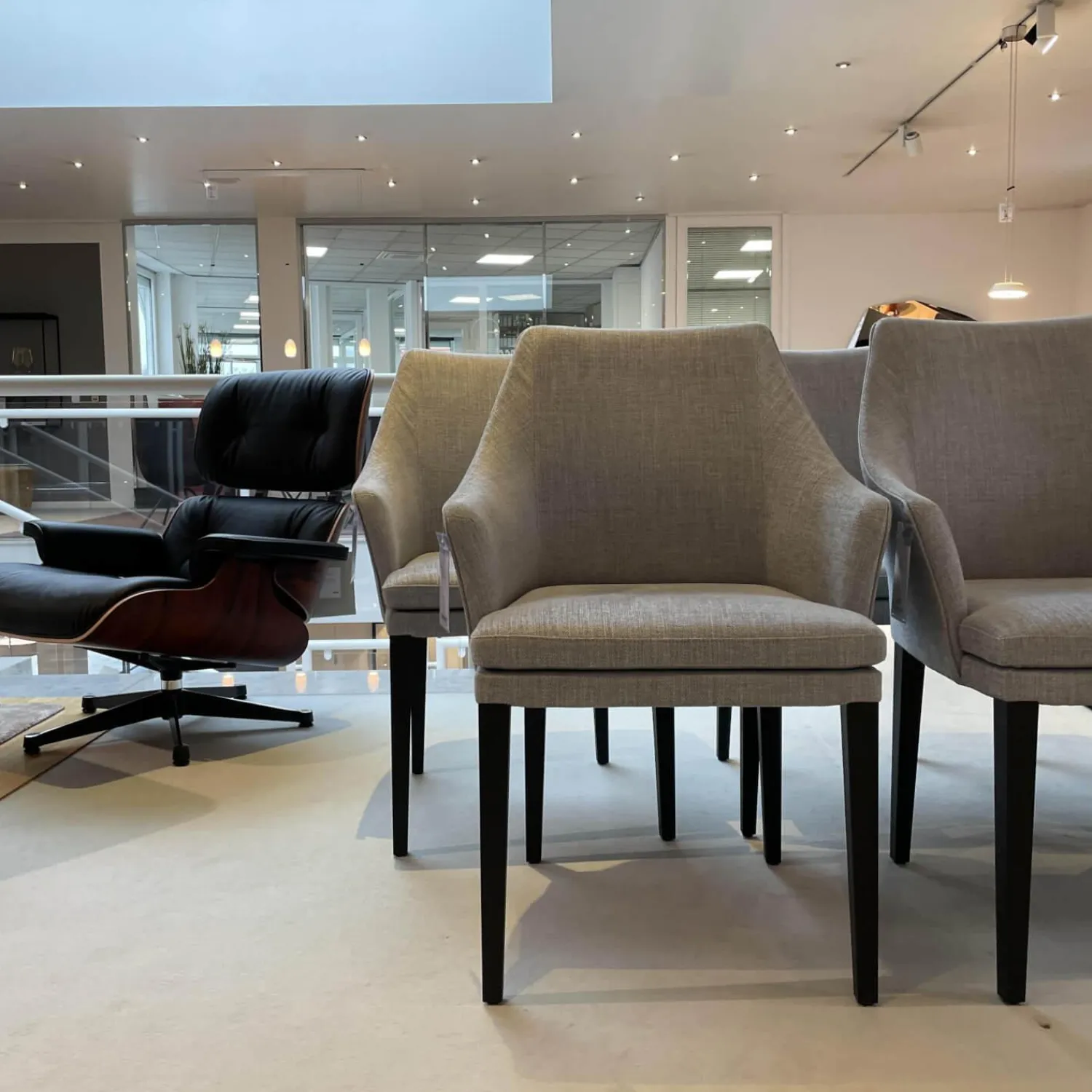 Bielefelder Werkstätten Stuhlsets|6er Set Armlehnstuhl Softshell Stoff Enza 252 Füße Eiche Dunkel Gebeizt