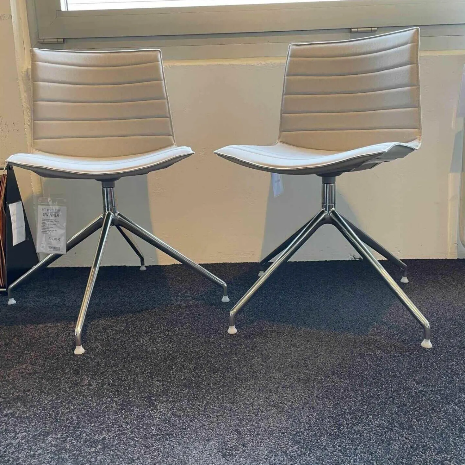 Arper Stuhlsets|2er Set Catifa 46 Stuhl Stoff Field 2 Farbe FI00123 Beige mit Drehbarem Sternfuß