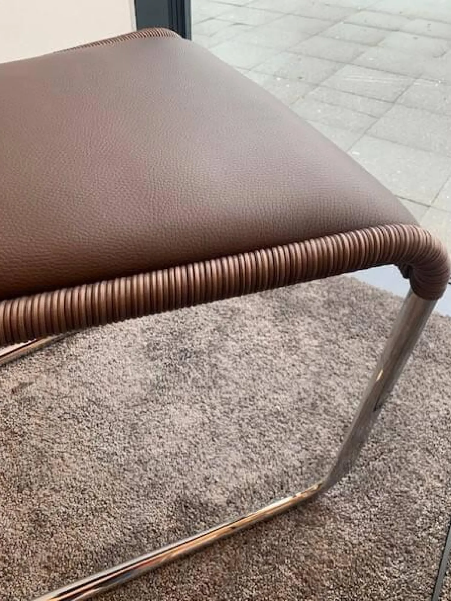 Tecta Stuhlsets|2er Set Kragstuhl B25i Leder Braun Gestell Verchromt