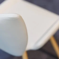 Scholtissek Stuhlsets|4er Set Polsterstuhl Kasaar Sitz Und Rücken Leder Preistige M133 Altweiß Weiß Gestell Gedrehte Holzbeine Eiche Natur Geölt