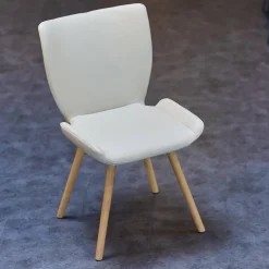 Scholtissek Stuhlsets|4er Set Polsterstuhl Kasaar Sitz Und Rücken Leder Preistige M133 Altweiß Weiß Gestell Gedrehte Holzbeine Eiche Natur Geölt