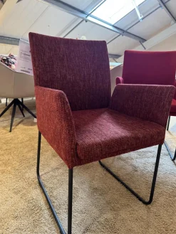 Global Stuhlsets|6er Set Saragossa Stoff Rot Verschiedene Farbtöne Gestell 2x Freischwinger Metall Schwarz Pulverbeschichtet 2x 4 Fuß Metall Schwarz Pulverbeschichtet Und 2x Kufen Metall Schwarz Pulverbschichtetet