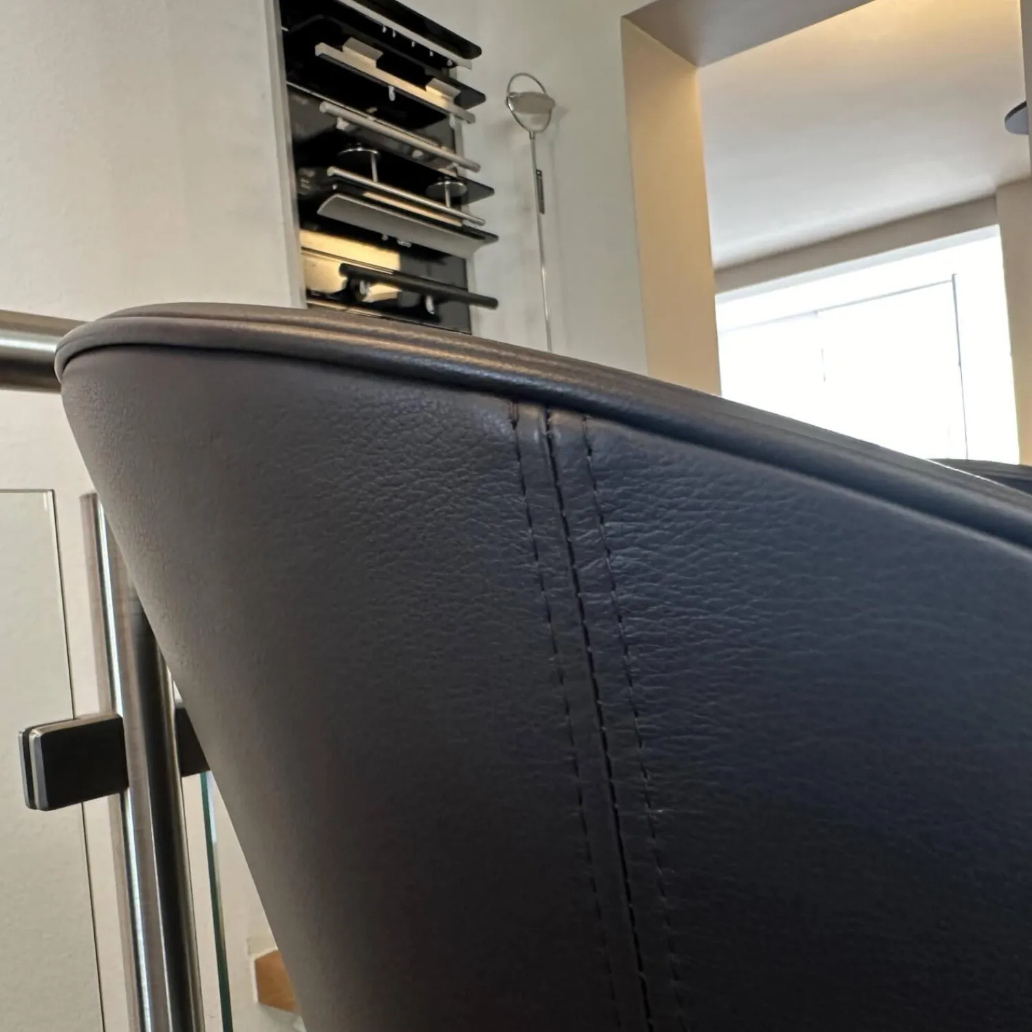 Draenert Stuhlsets|4er Set Schalenstuhl DAN 2042 Leder I 740013 Braun Gestell Dunkelbronze Eloxiert Mit PVC Gleitern