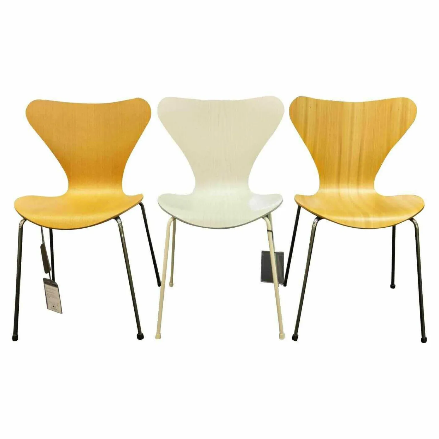 Fritz Hansen Stuhlsets|3-er Set Serie 7 Eiche Natur Ulme Natur Und Esche Weiß Gefärbt Stapelbar