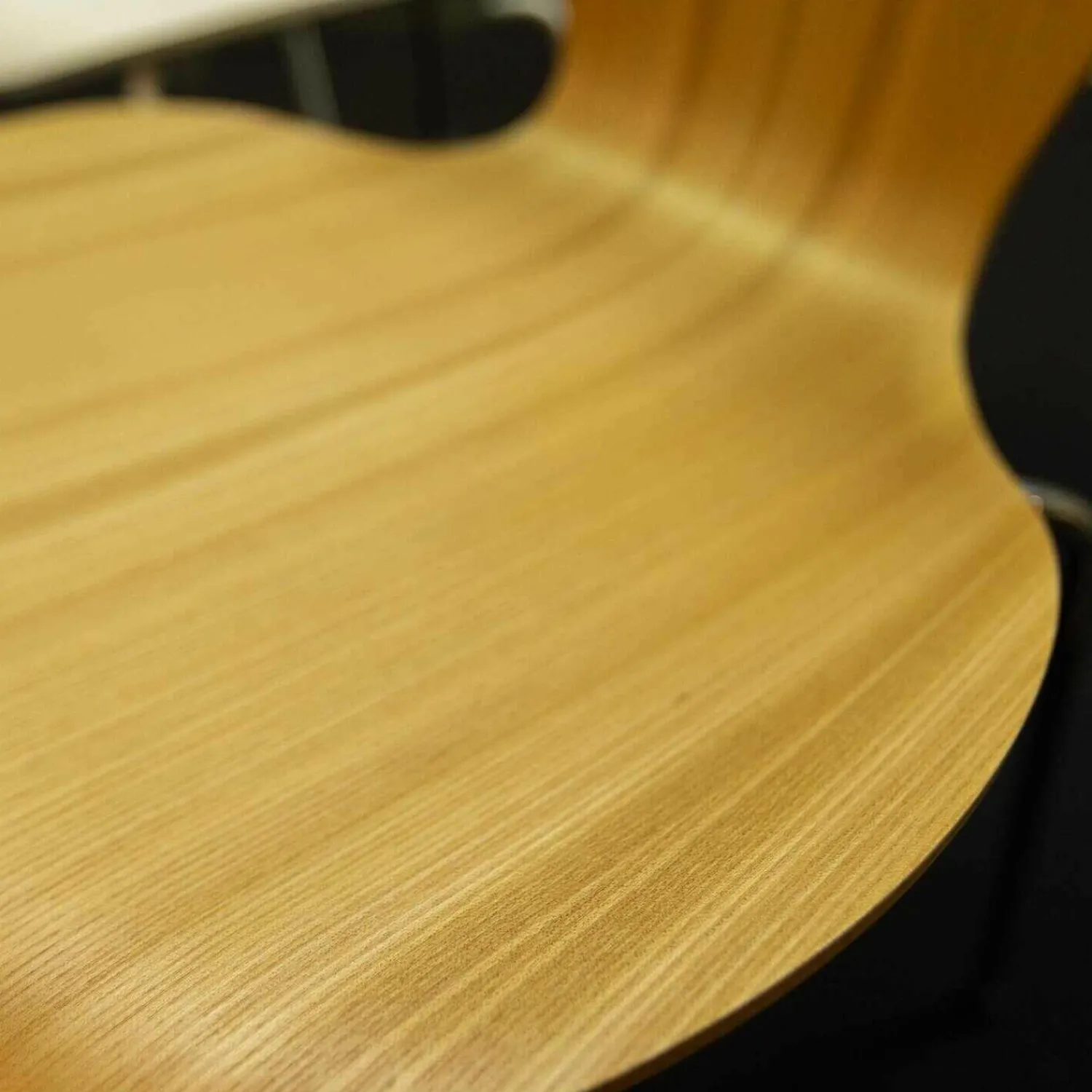 Fritz Hansen Stuhlsets|3-er Set Serie 7 Eiche Natur Ulme Natur Und Esche Weiß Gefärbt Stapelbar