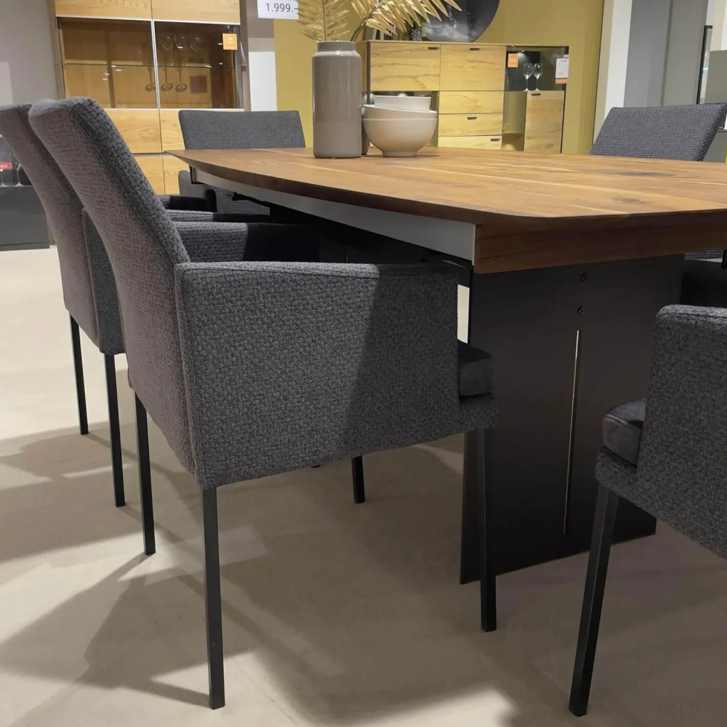 Wöstmann Stuhlsets|6er Set Sina 3 Bezug Stoff Forza Dark Grey 12305 Grau Metallgestell Schwarz Strukturgepulvert