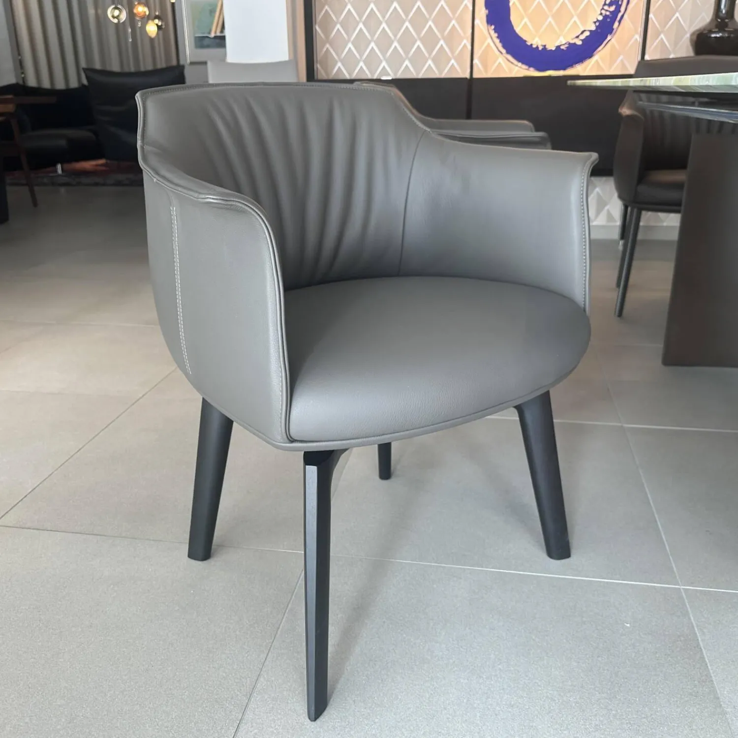 Poltrona Frau Stuhlsets|4er Set Stuhl Archibald Leder Nest Grau Gestell Massivholz Esche Farbig Gebeizt Schwarz Drehbar