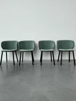 Kristalia Stuhlsets|4er Set Stuhl Dua Stoff Erimiti Regal E036 Grün Grau Gestell Holz Schwarz Lackiert