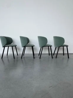 Kristalia Stuhlsets|4er Set Stuhl Dua Stoff Erimiti Regal E036 Grün Grau Gestell Holz Schwarz Lackiert